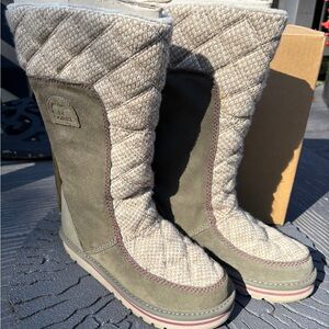Sorel Women's Tan and Olive Winter Boots